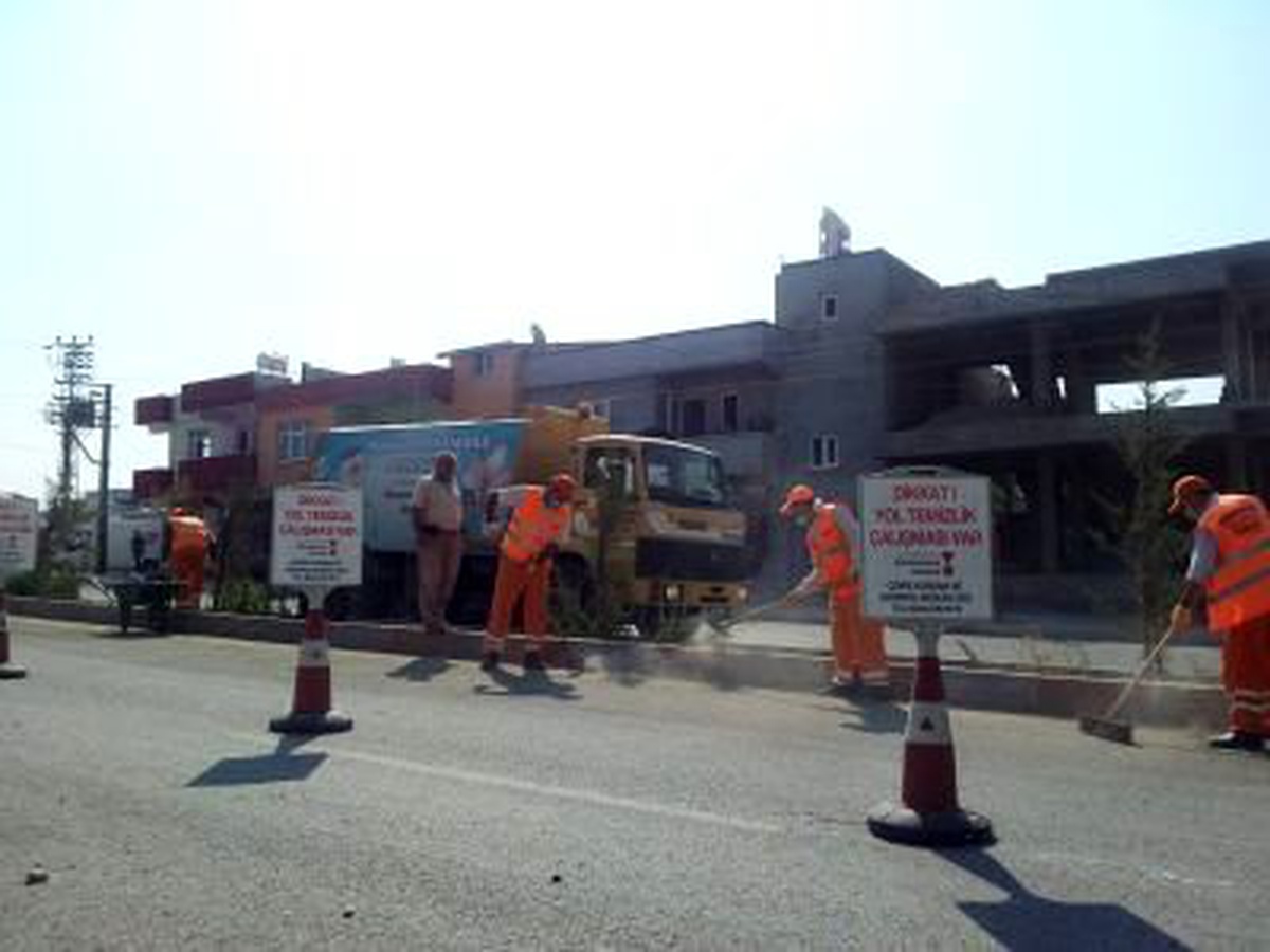 Boş Arsa, Arazi Ve Yollar Temizleniyor
