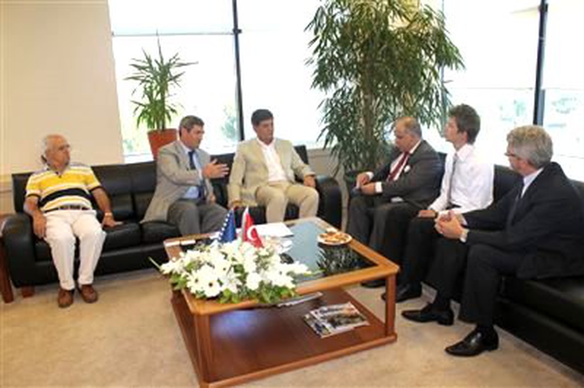 Bosna Hersek Büyükelçisinden Btso\'ya Veda Ziyareti