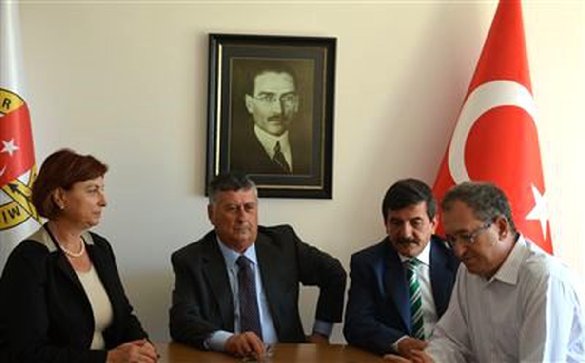 CHP\'den İzmir Gazeteciler Cemiyetine Ziyaret
