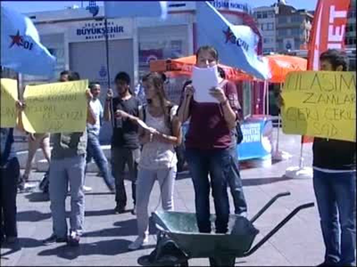 El Arabası Üzerinde \'Ulaşım Zammı\' Protestosu