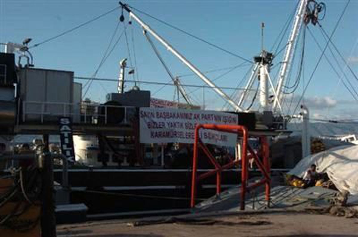 Ereğlili Balıkçılardan 24 Metre Yasağı Eylemi