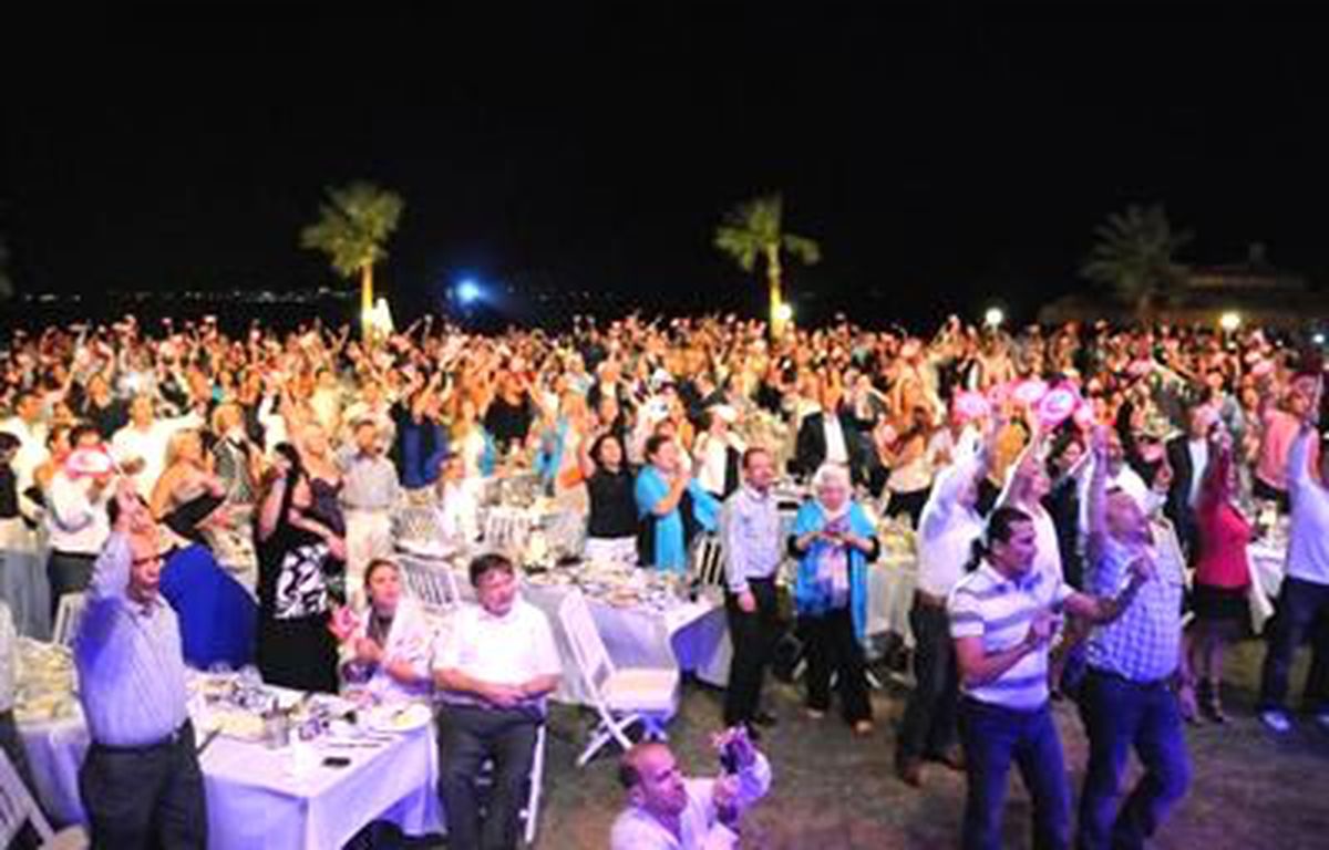 Ferhat Göçer\'den Bayram Tadında Konser