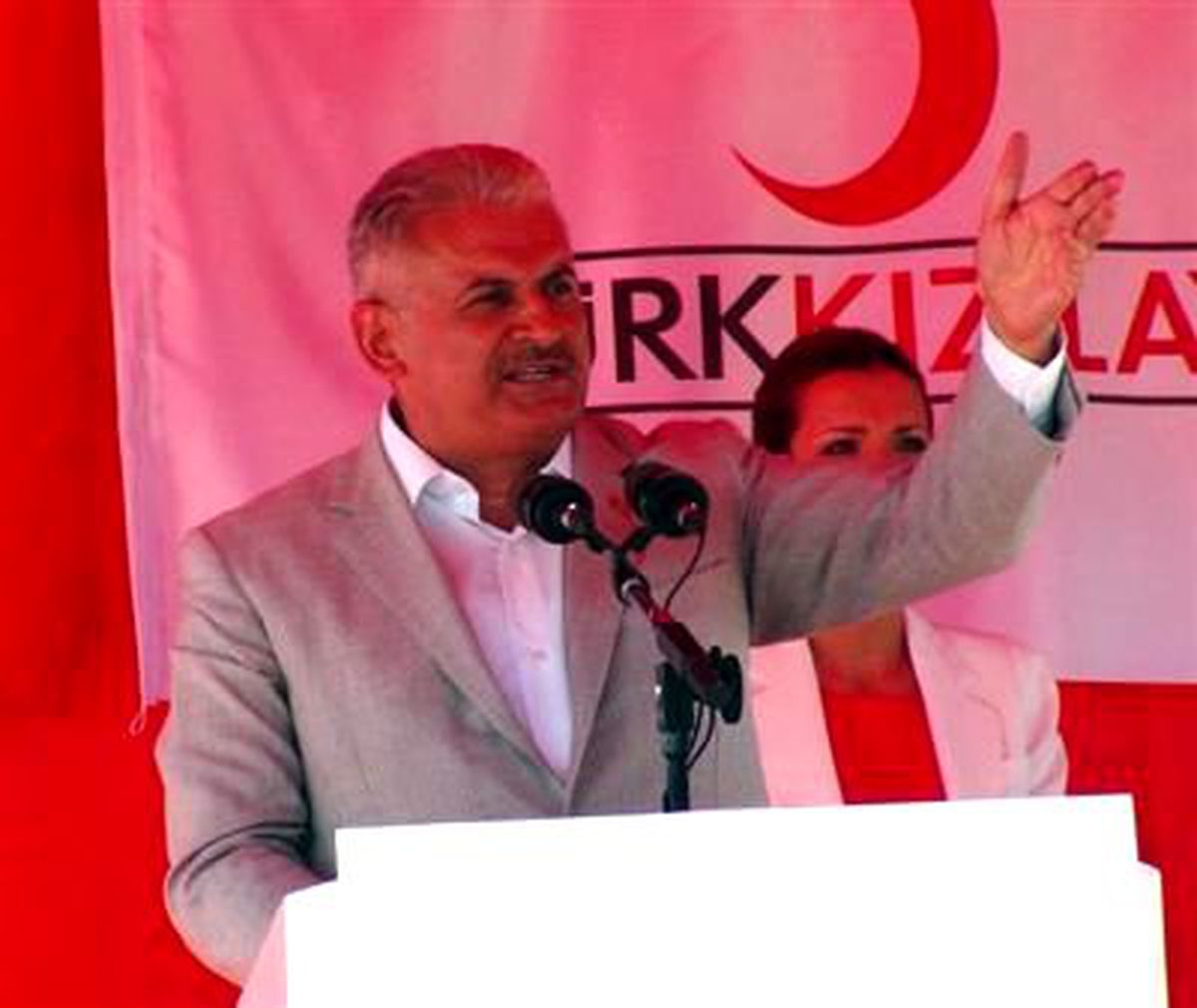 İEF Kurdelesini 3 Bakan Kesecek