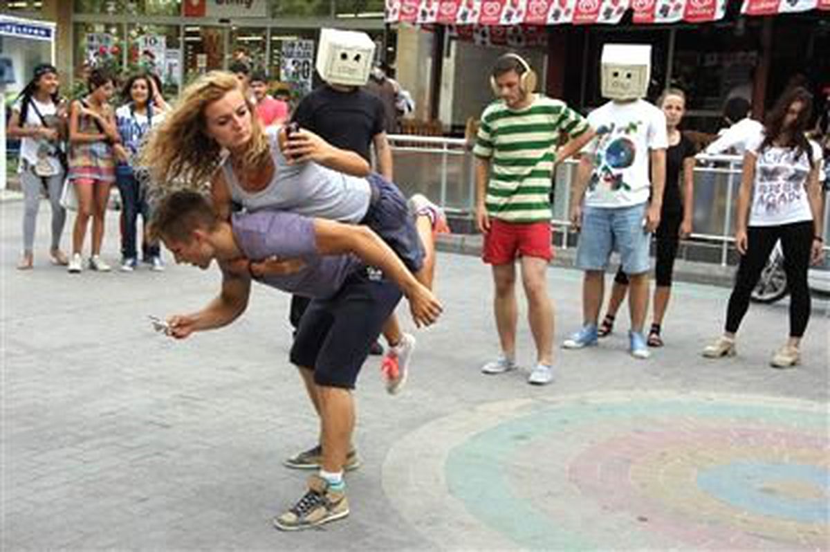 İzmir'de Uluslararası Sokak Tiyatrosu Festivali