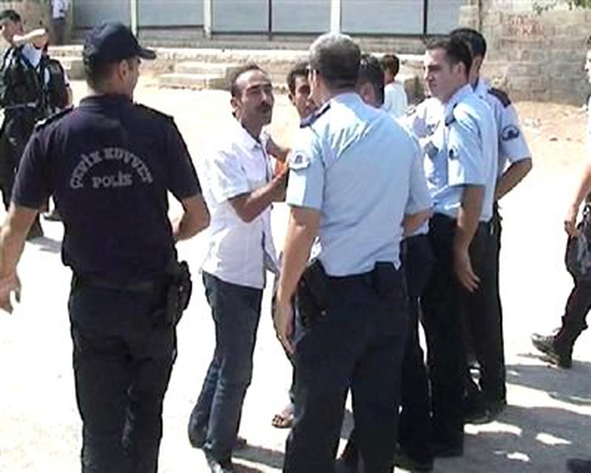Kaçak Fırın Yıkımında Arbede: 4 Gözaltı