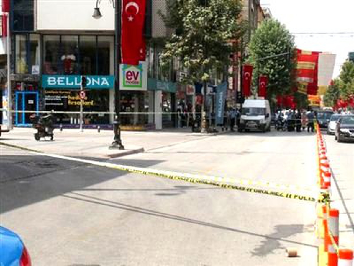 Kaldırıma Bırakılan Motosiklet Polisi Alarma Geçirdi