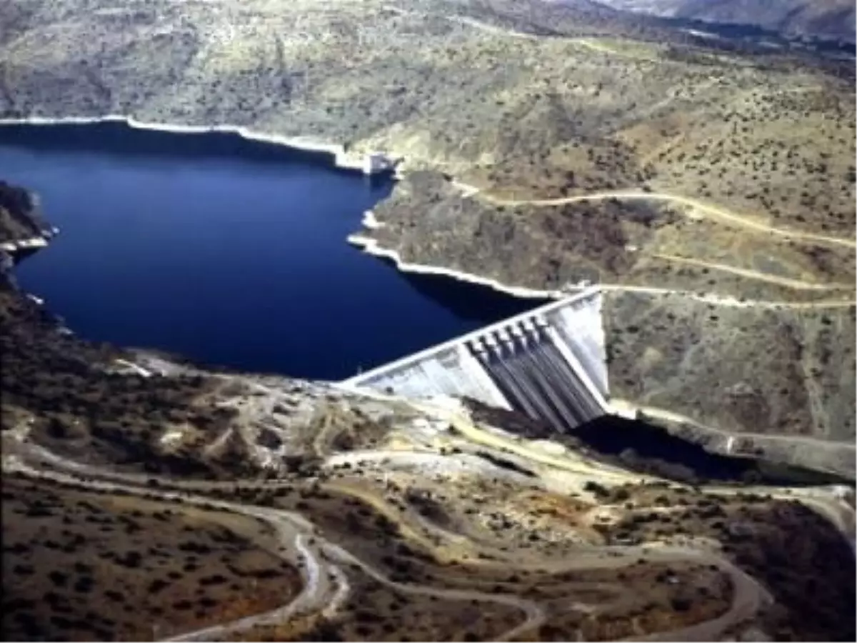 Karacalar Barajı\'ndan 18 Bin 300 Dönüm Alanda Tarımsal Sulama Yapıldı