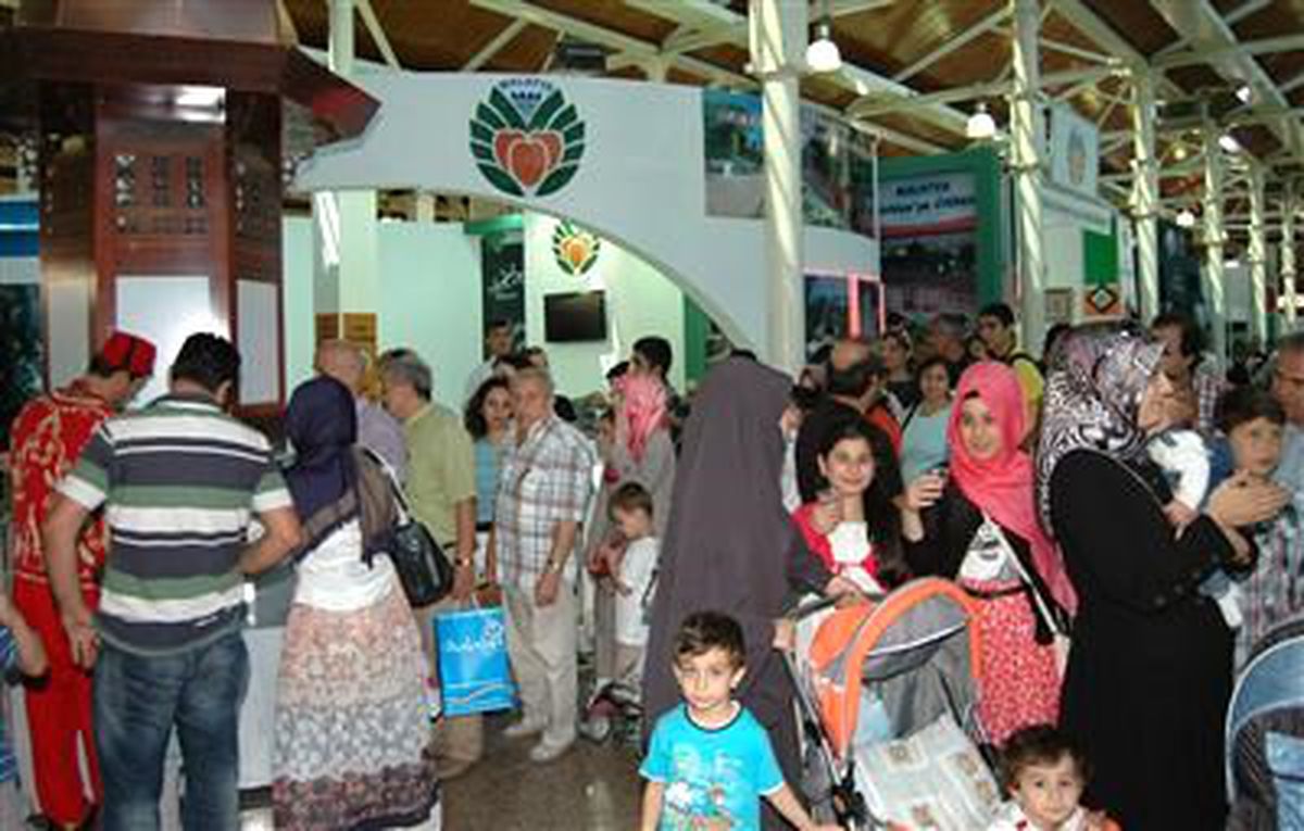 Malatya Belediyesinden İstanbullulara Şerbet İkramı