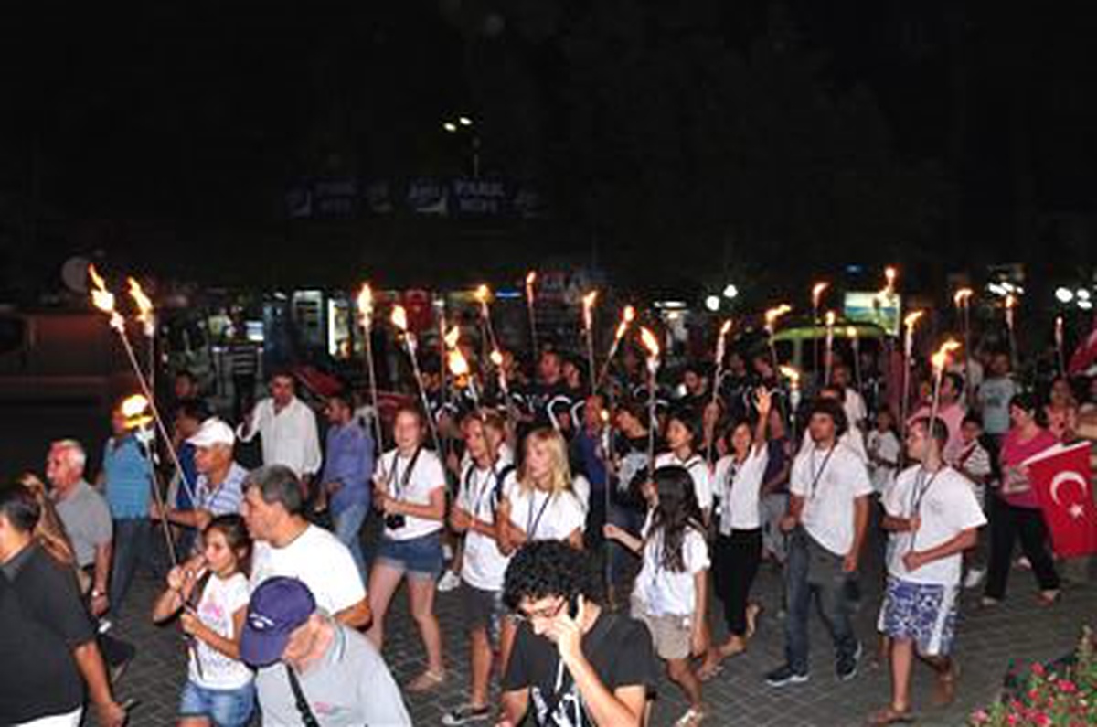 Milas\'ta 30 Ağustos Zafer Bayramı ve Festival Yürüyüşü