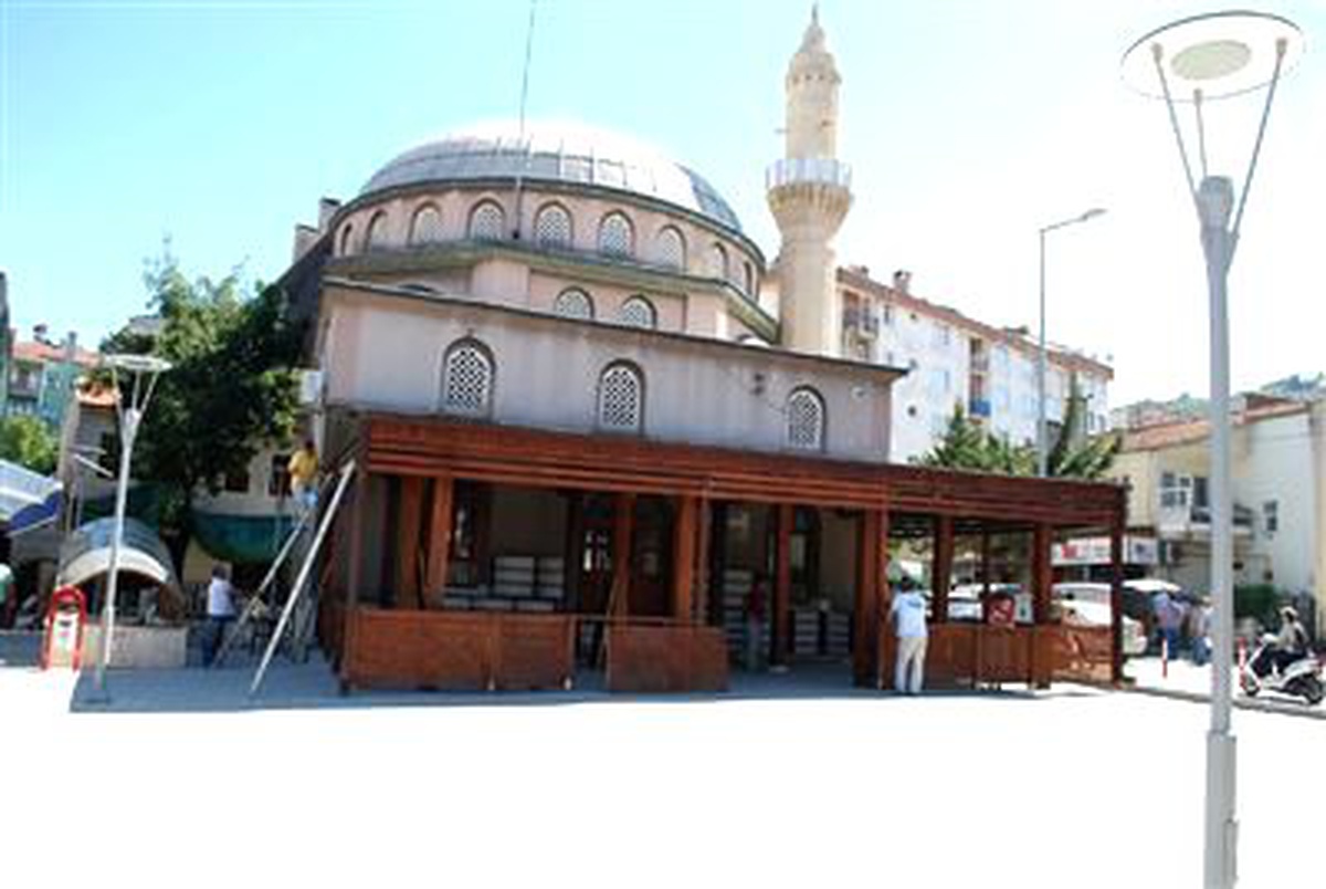 Mudanya Merkez Camiine 150 Kişilik Sundurma