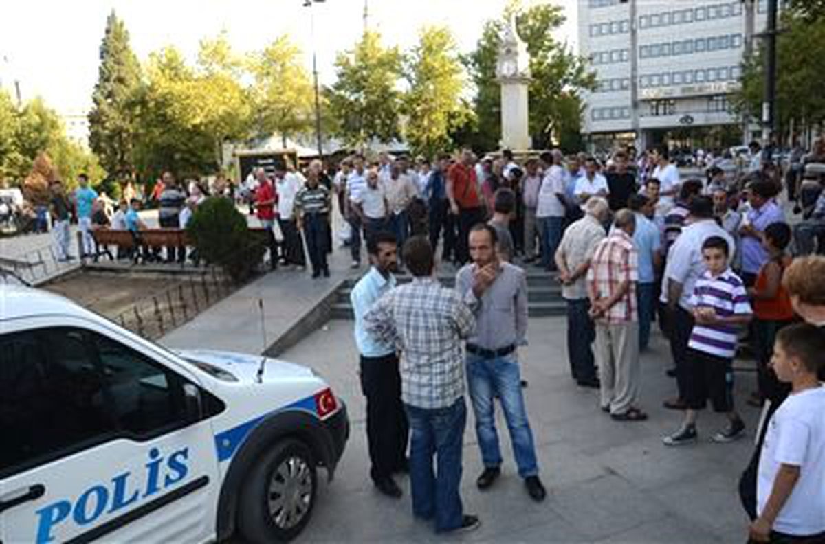 O Kadar Kalabalıkta Kimse Görmedi!