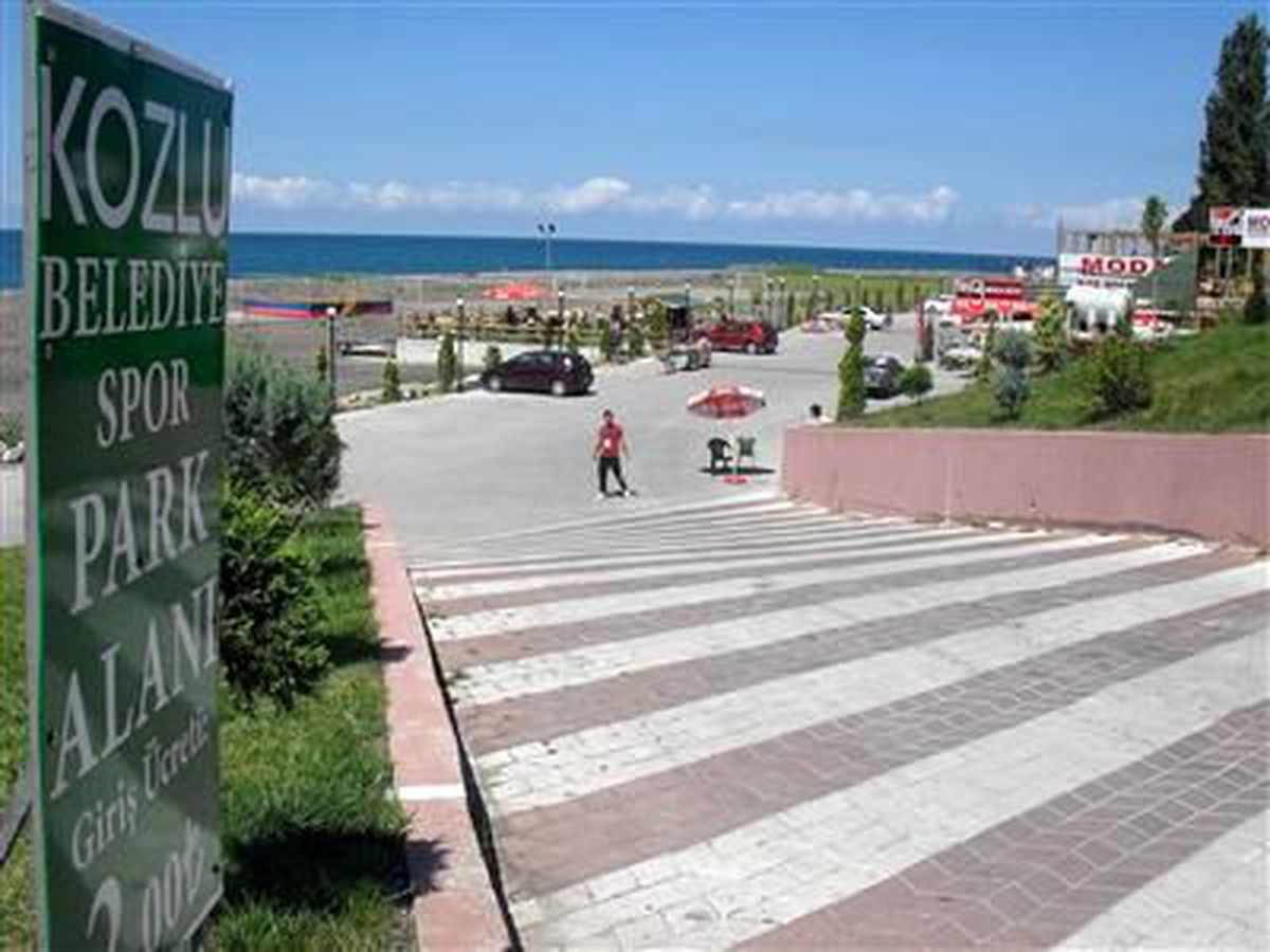 Sahil Yolundaki Otoparkta Ücretli Hizmet Başladı