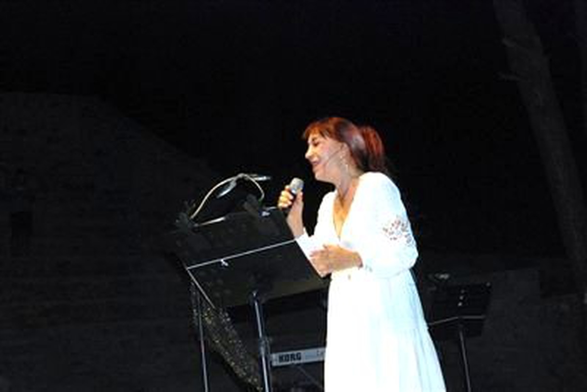 Şarkıcı Leman Sam, Lüleburgaz\'da Konser Verdi