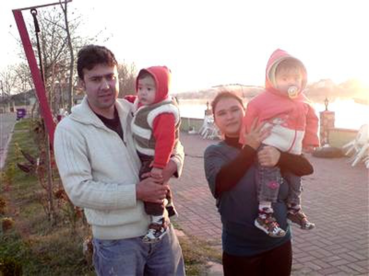 Sınır Dışı Edilen Karısı İçin Hukuk Mücadelesi Başlattı