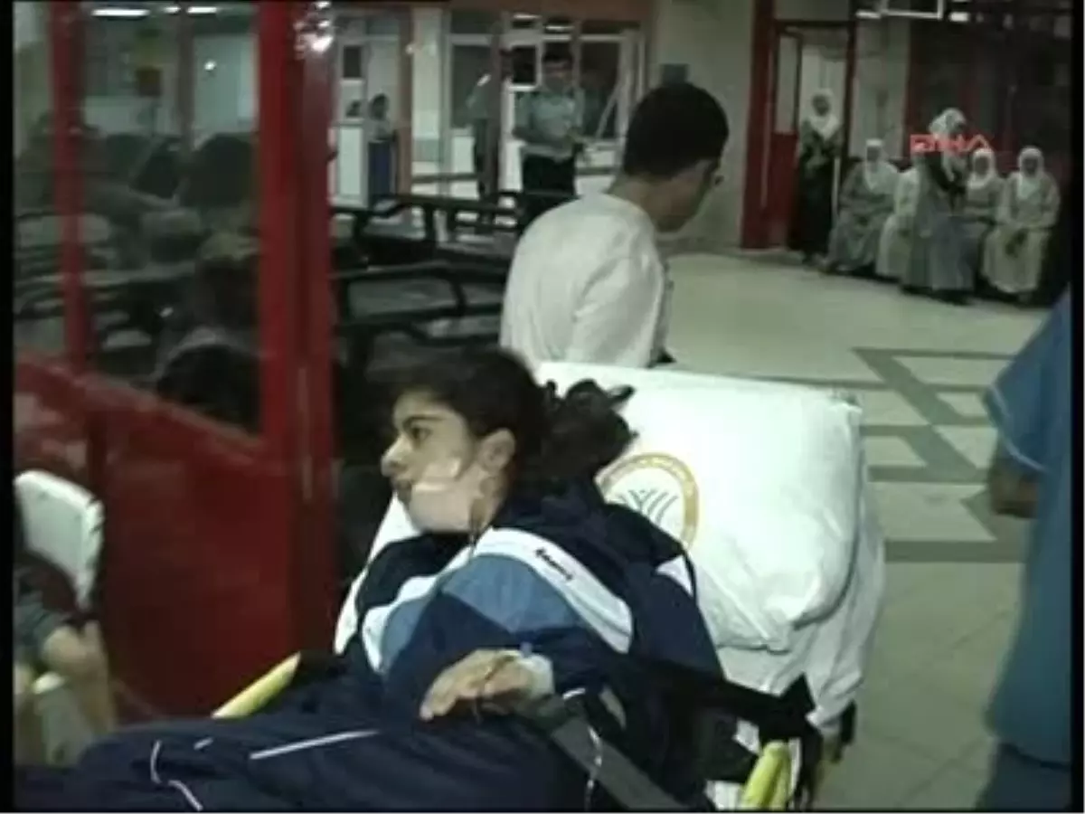 Sınırı Geçmeye Çalışan Suriyeliler Mayına Bastı