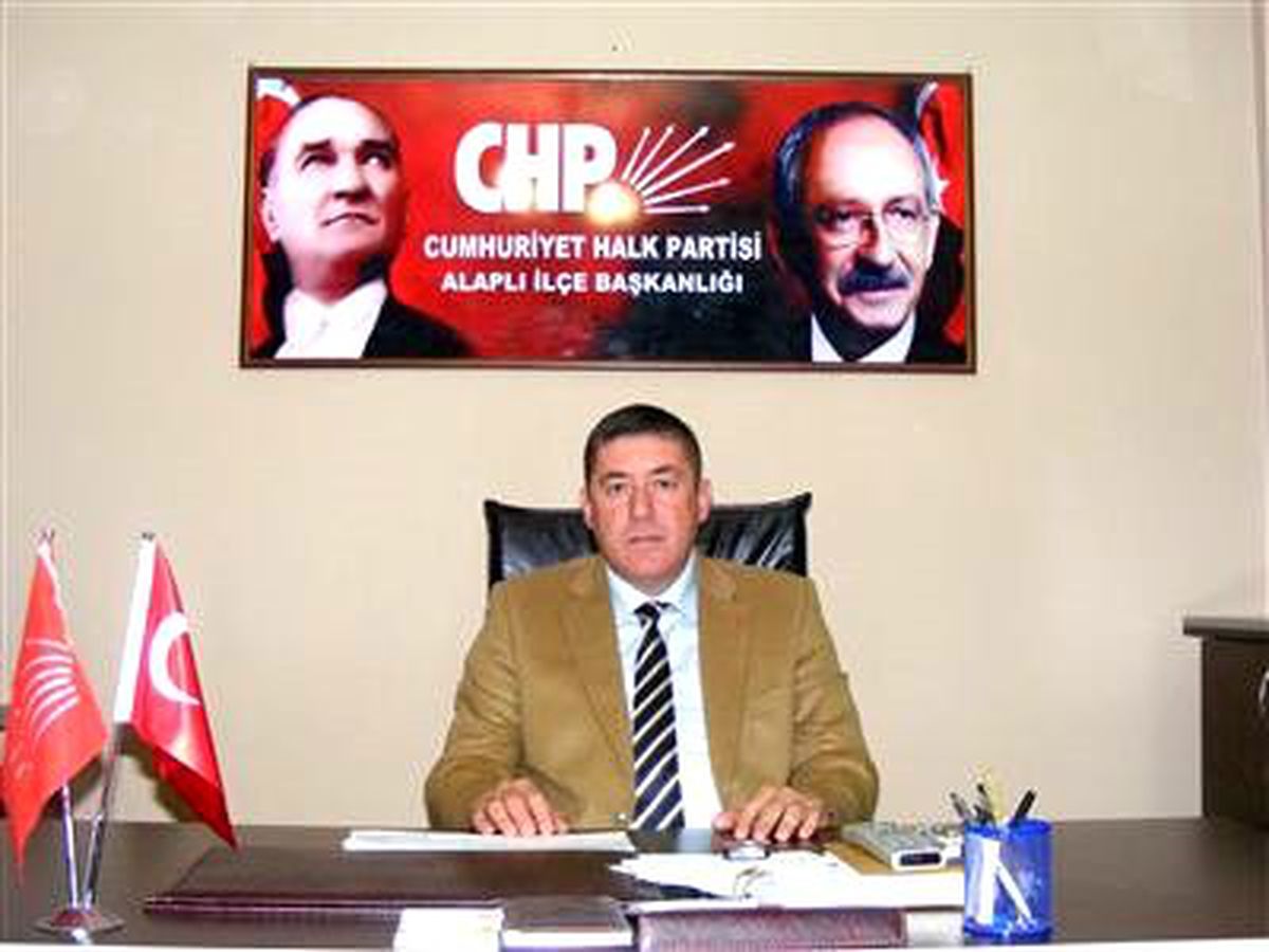 Tekin\'den Bayrak Tepkisi