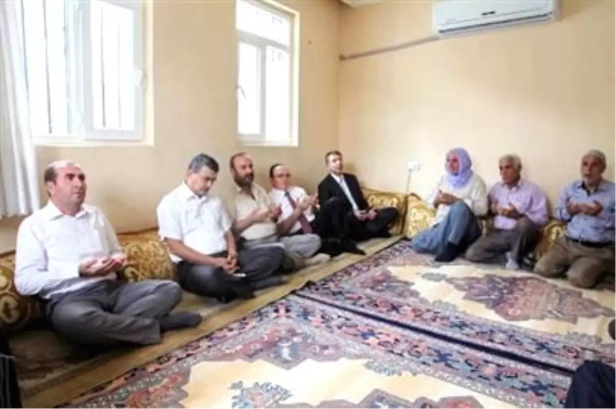 Şanlıurfa Valisi'nden Şehit Ailesine Ziyaret