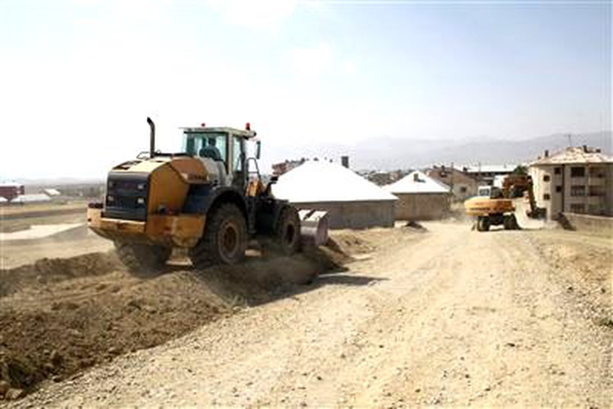 Yüksekova\'da Yol Genişletme ve Onarım Çalışmaları