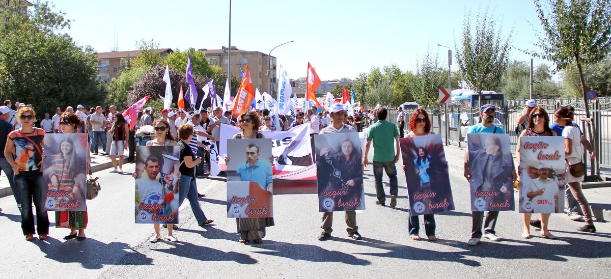 Ankara\'da "İçeride Dışarıda Savaşa Hayır" Mitingi