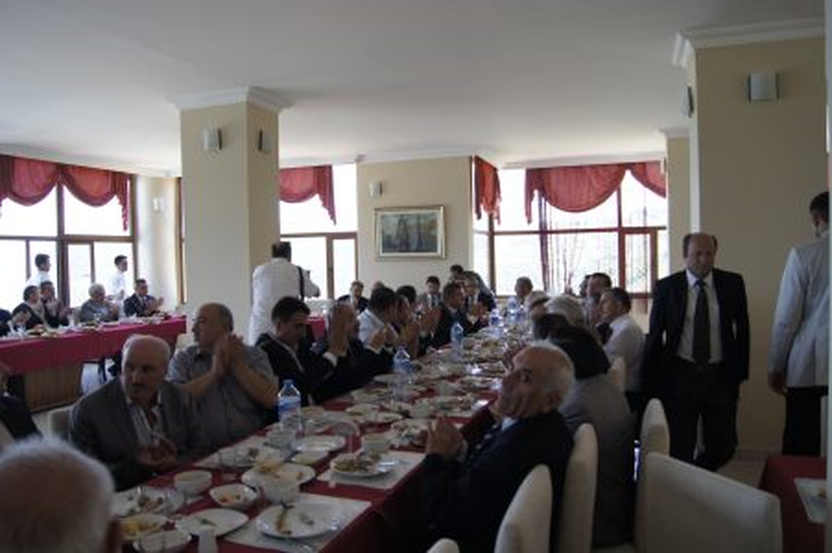 Bakanlar Akşam Yemeğinde Buluştu