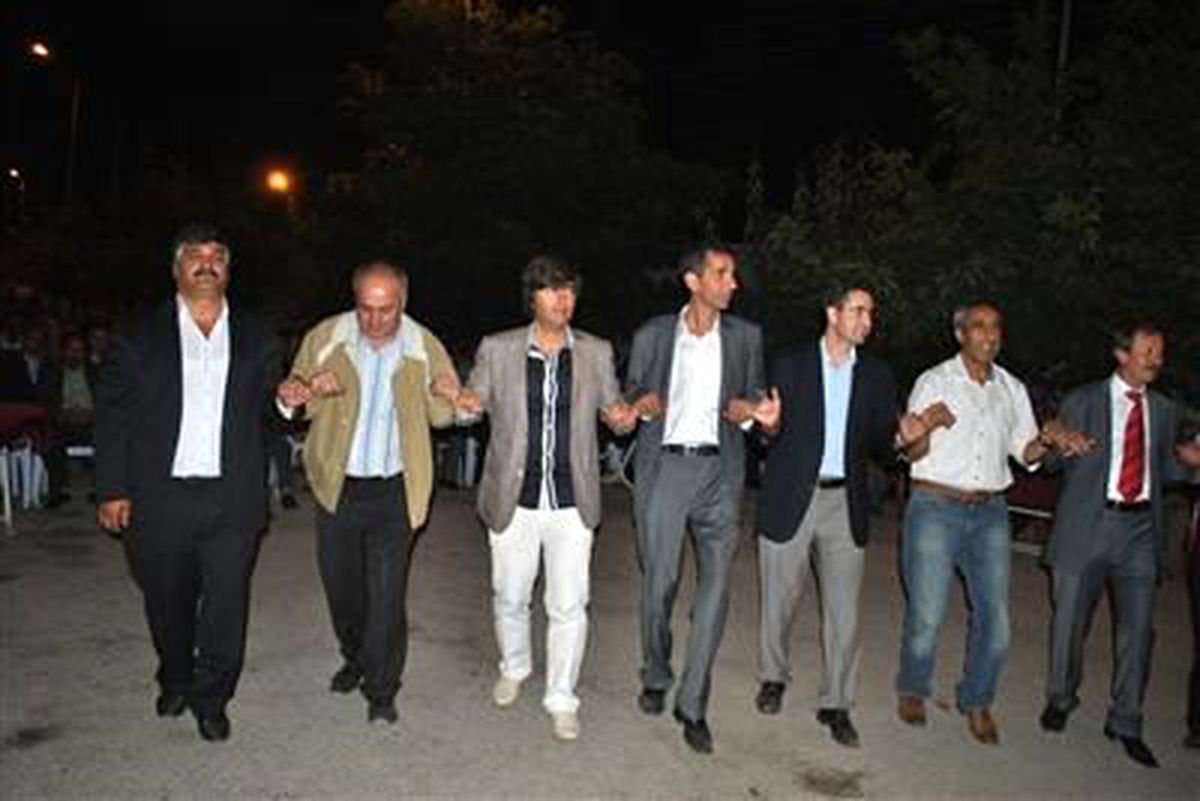 Bigiad Üyeleri, Düğüne Katıldı