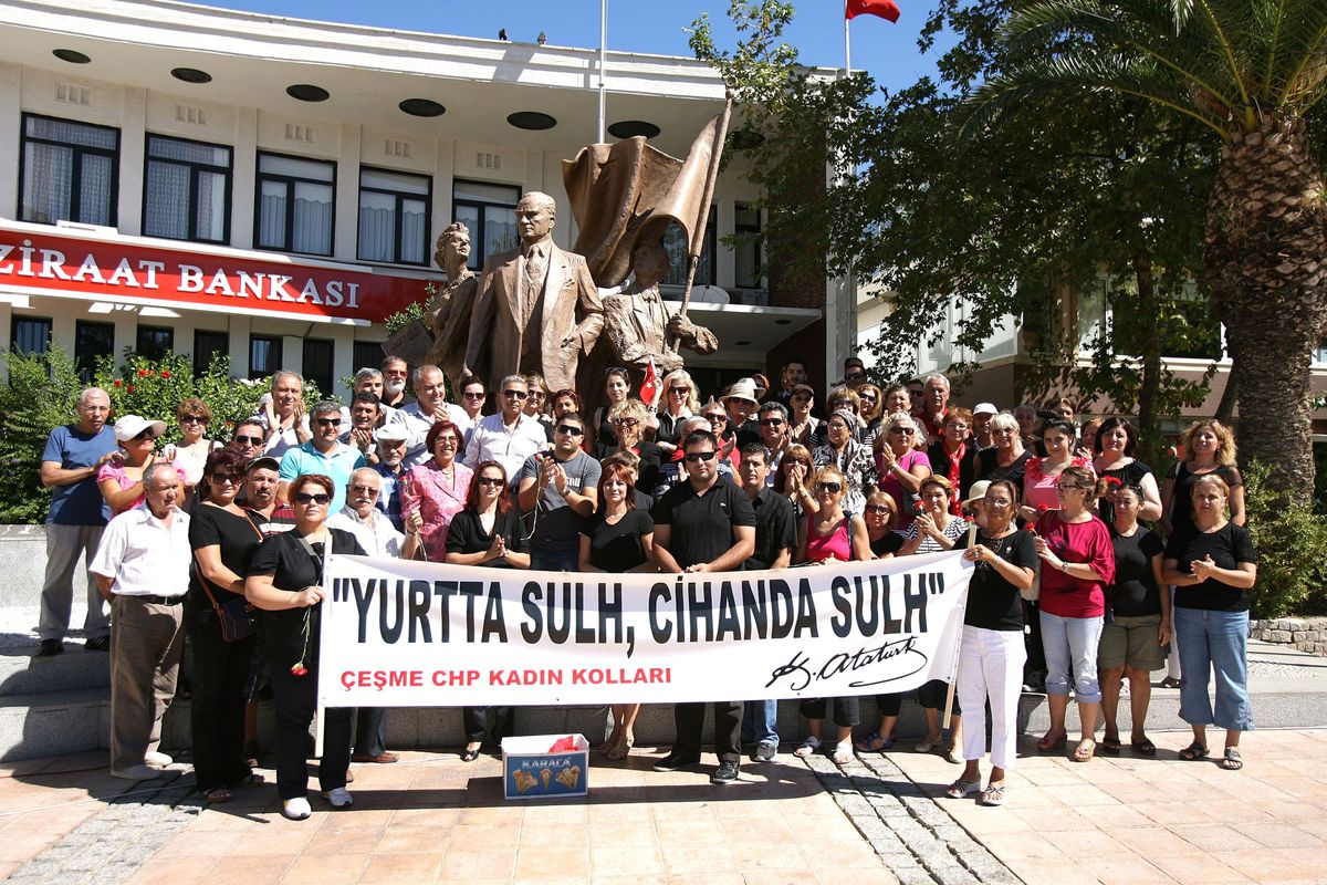 CHP Kadın Kollarından \'Barış ve Huzur\' Açıklaması