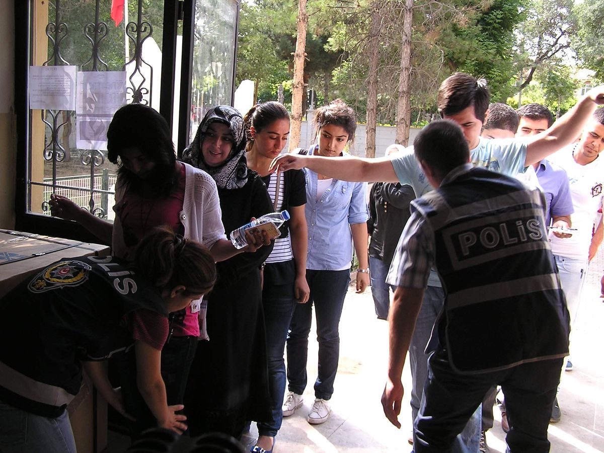 Ehliyet Sınavı ve Sağlık Bakanlığı Yönetim Hizmetleri Birimi Tarafından Görevde Yükselme Sınavı...