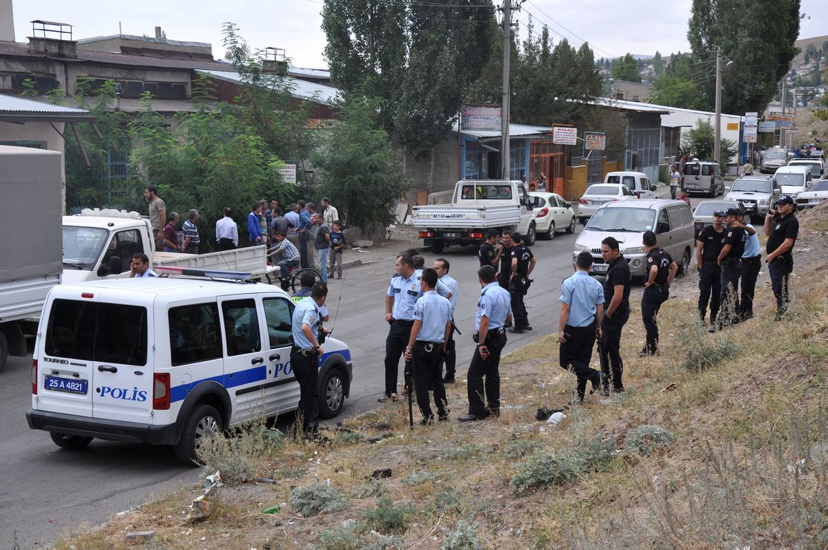 Erzurum\'da İşçiler Arasında Kavga: 2 Yaralı