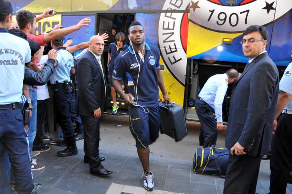 Fenerbahçe\'ye Sivas\'ta Coşkulu Karşılama