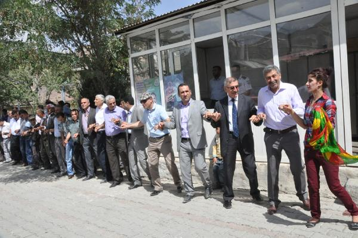 Hakkari\'de \'Barış Şöleni\'