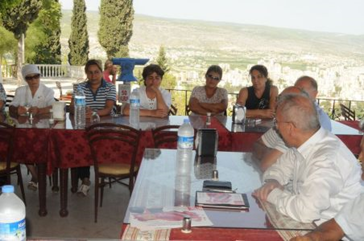 İrbeç Silifke Kalesi\'nde Halkla Kucaklaştı
