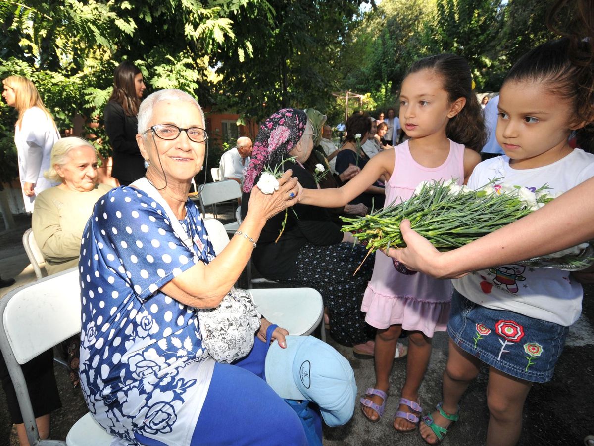 İzmirli Çocuklardan 1 Eylül Dünya Barış Günü Mesajı: "Çocuklar Öldürülmesin"