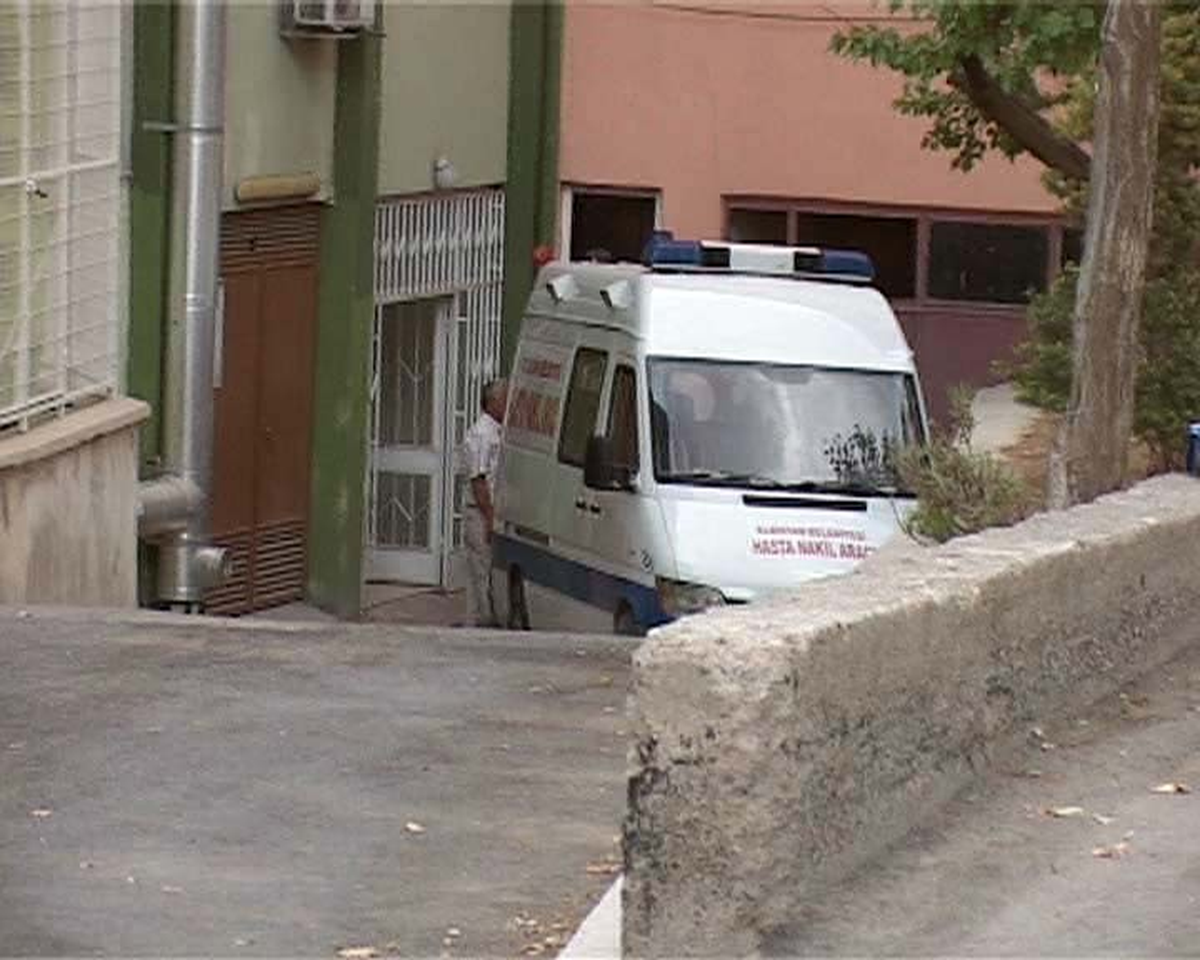 Kahramanmaraş\'ta Öldürülen Gencin Cenazesinin Otopsisi Yapıldı
