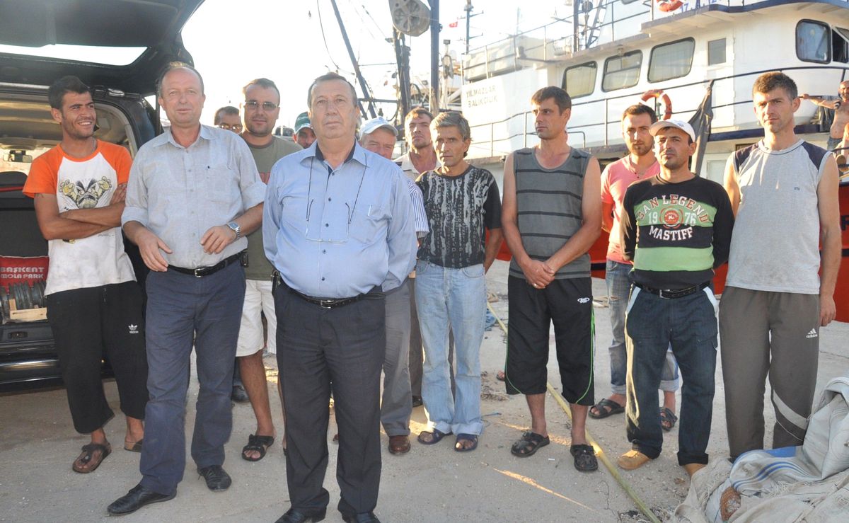 Kocaeli 2 Ereğlili Balıkçılardan 24 Metre Yasağı Eylemi