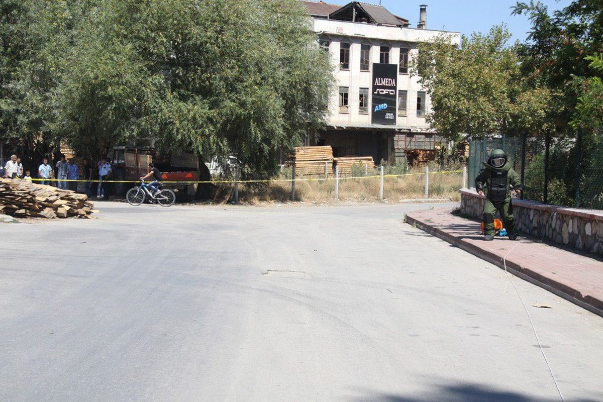 Mezarlıkta Şüpheli Bavul Paniği