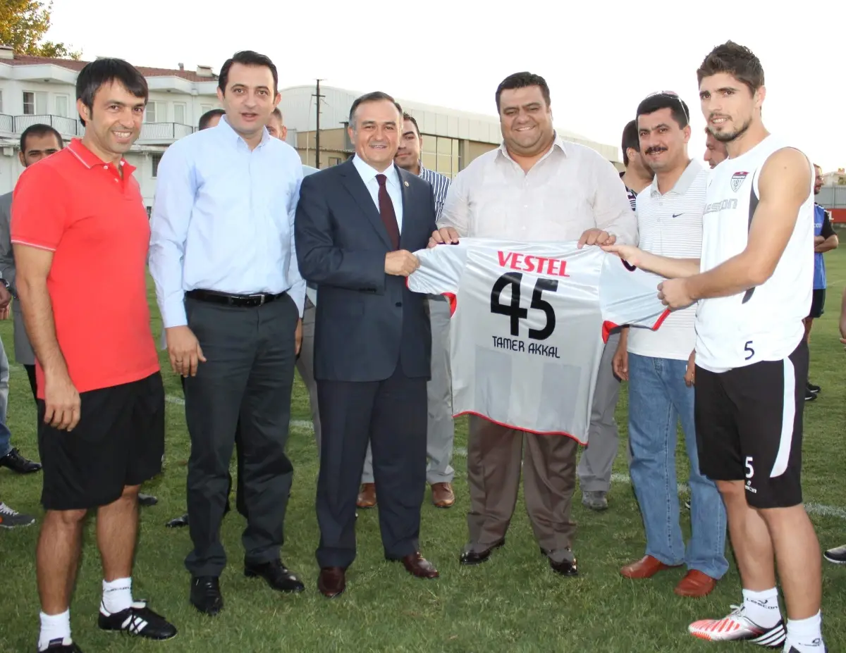 MHP\'den Manisaspor\'a Destek Ziyareti