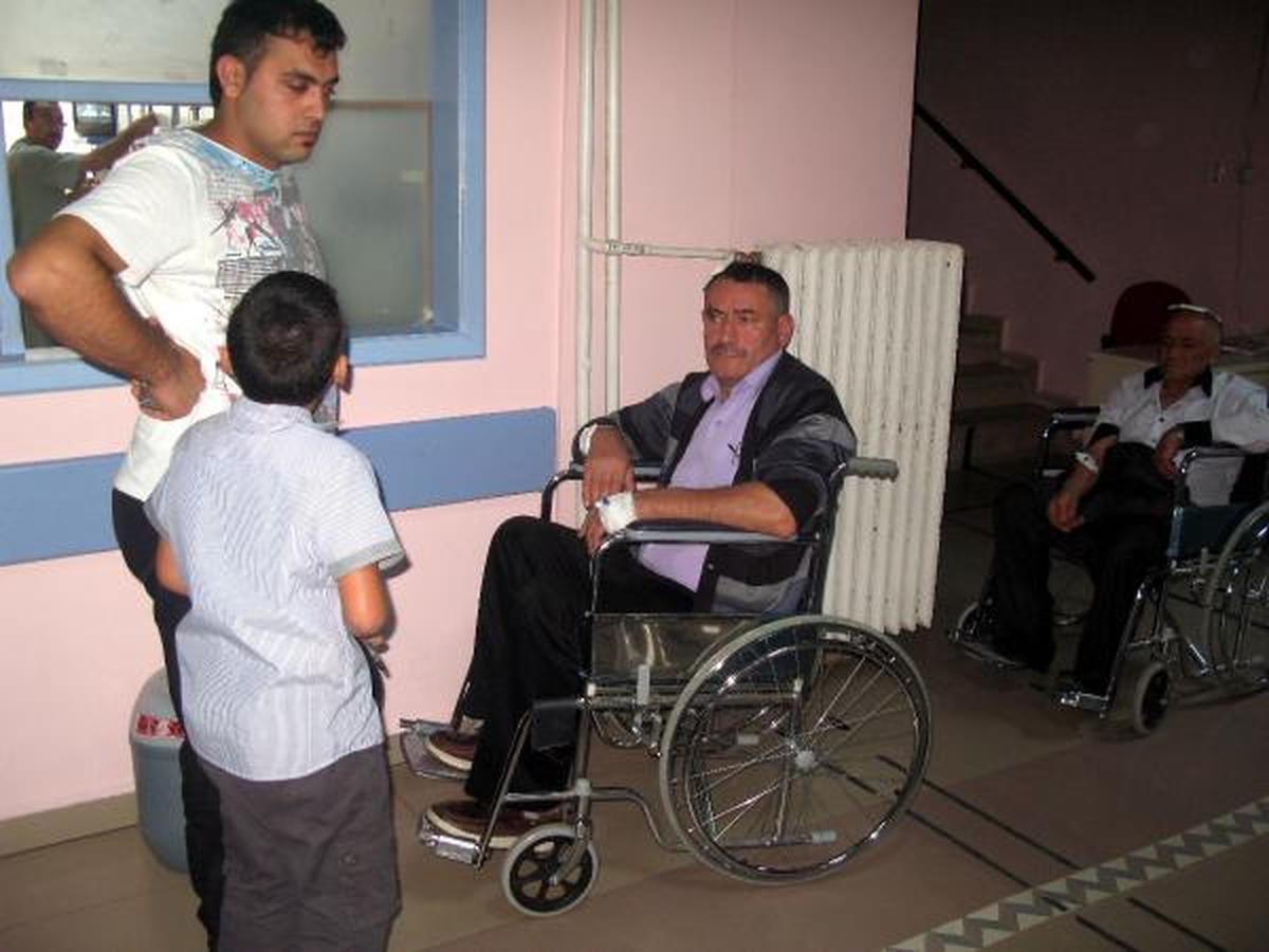 Minibüsle Otomobil Çarpıştı: 7 Yaralı