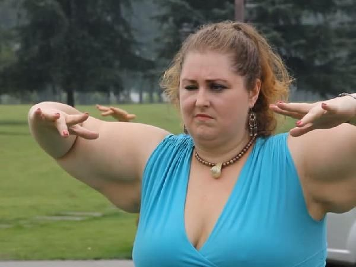 Obez Şarkıcı Kung Fu ile Zayıflıyor