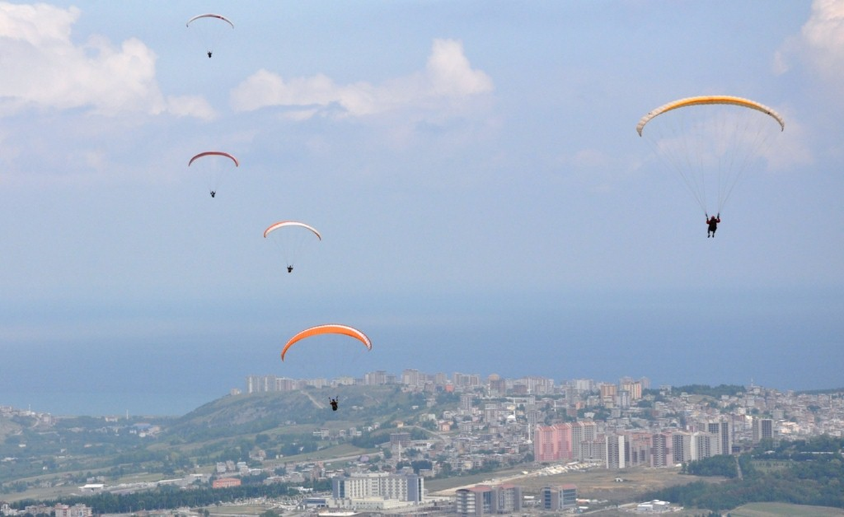 Samsun\'da Yamaç Paraşütü Şenliği