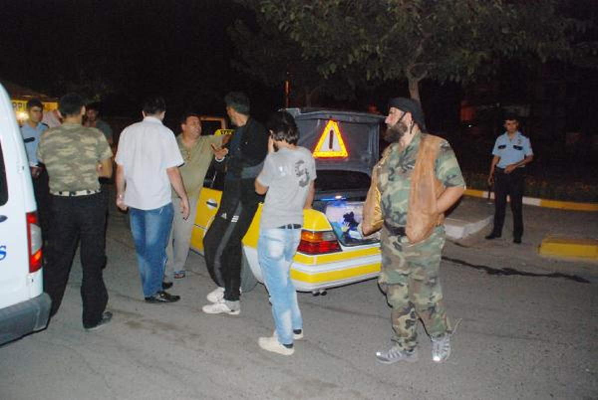 Şanlıurfa\'da \'Takside Asker Üniformalılar Var\' İhbarı Polisi Alarma Geçirdi