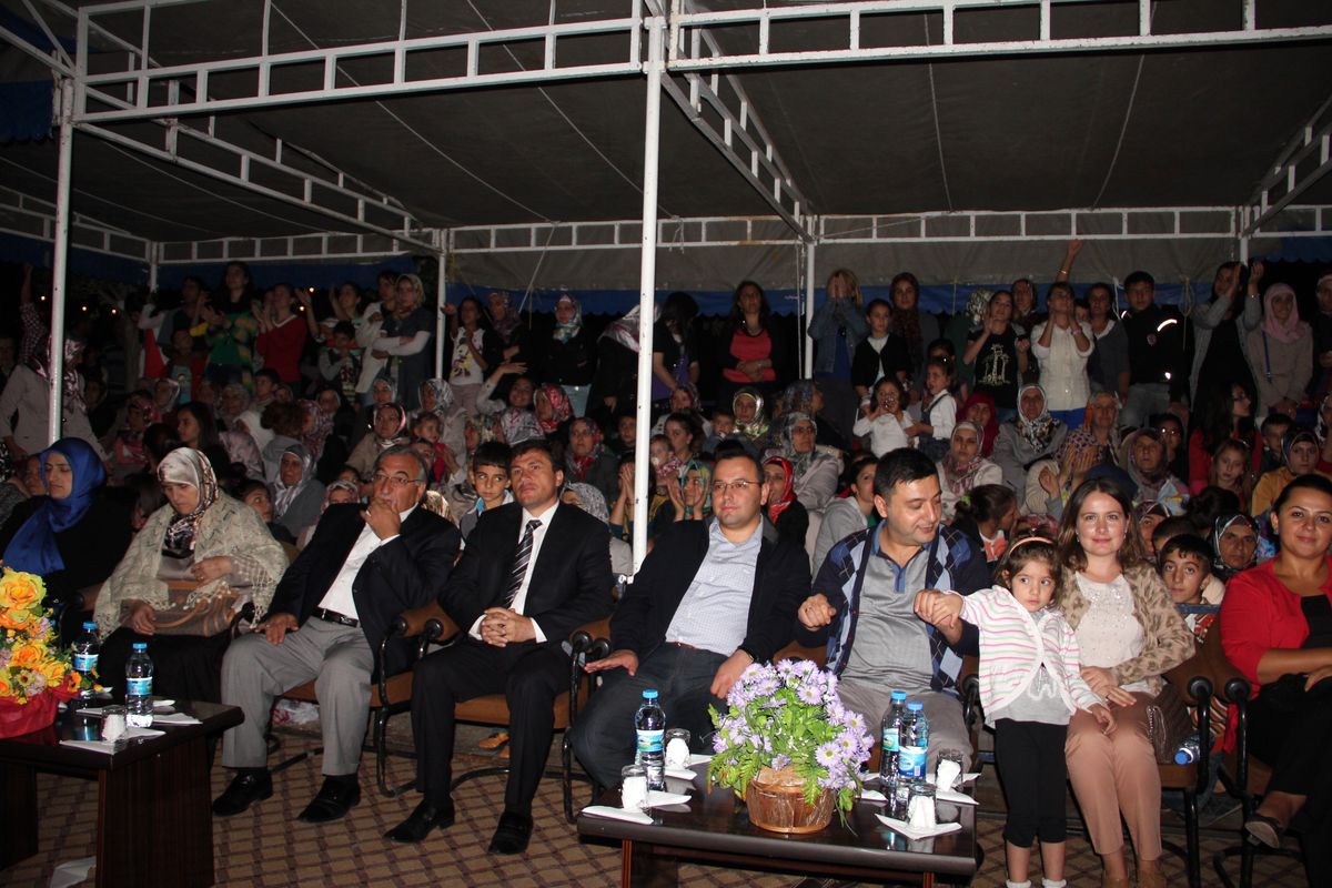 Sevcan Orhan, Oltu'da Hayranlarını Coşturdu