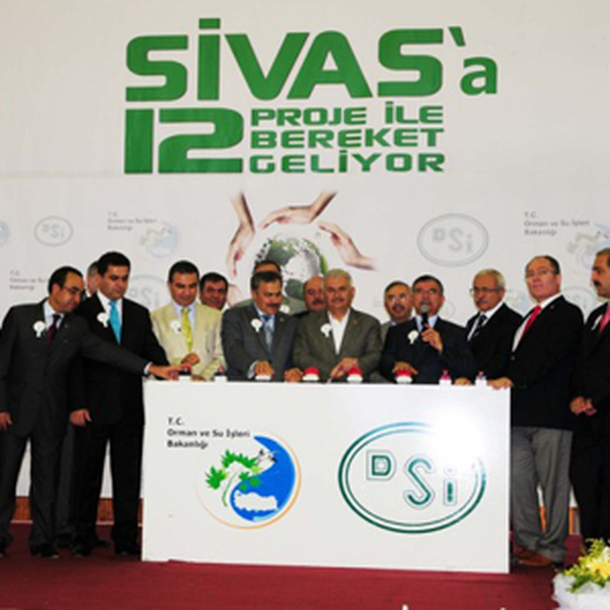 Sivas\'ta 12 Tesisin Toplu Temel Atma Töreni