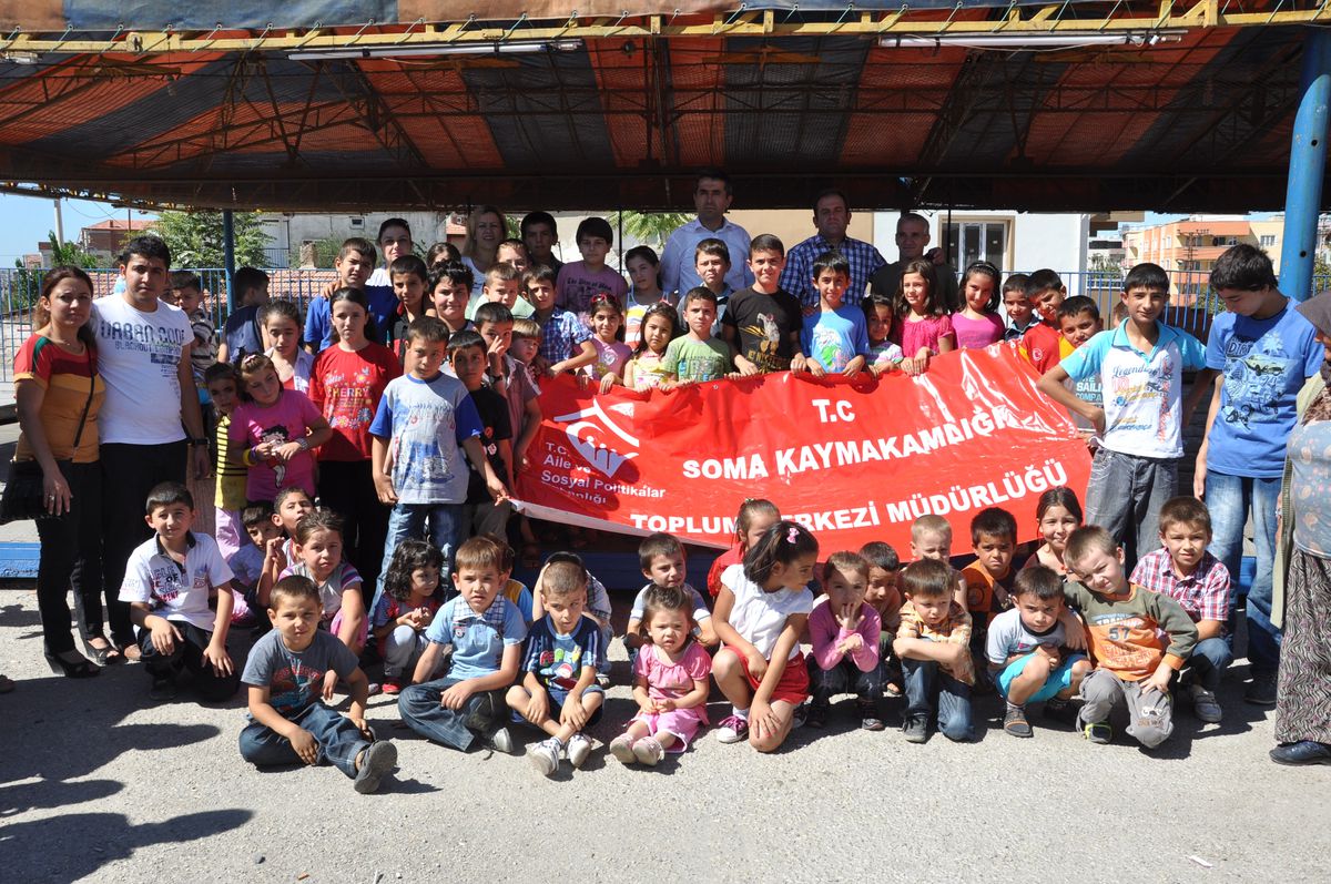 Soma\'da Engelli Çocukların Lunapark Heyecanı