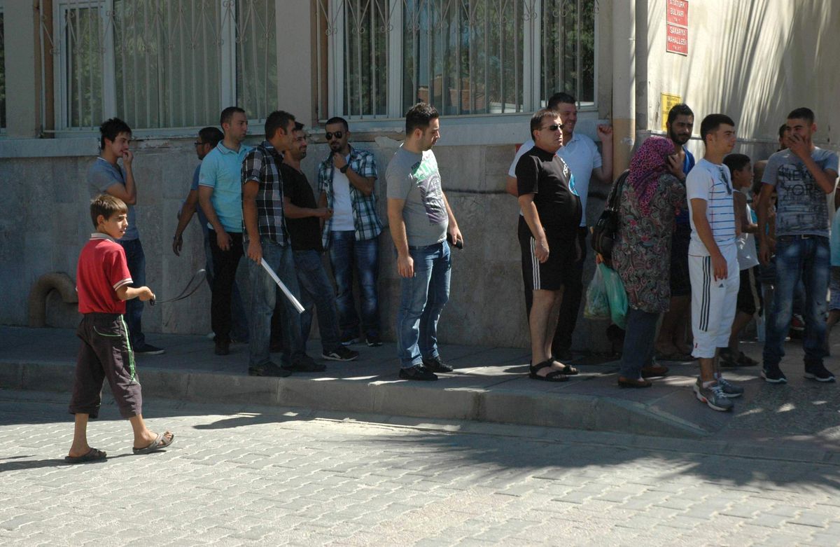 Vali Konağı Yakınlarında Şüpheli Çanta Paniği