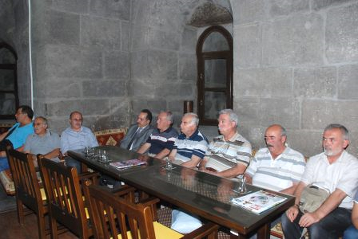 "Yoğunburç Şiir Akşamları" Yeniden Başladı