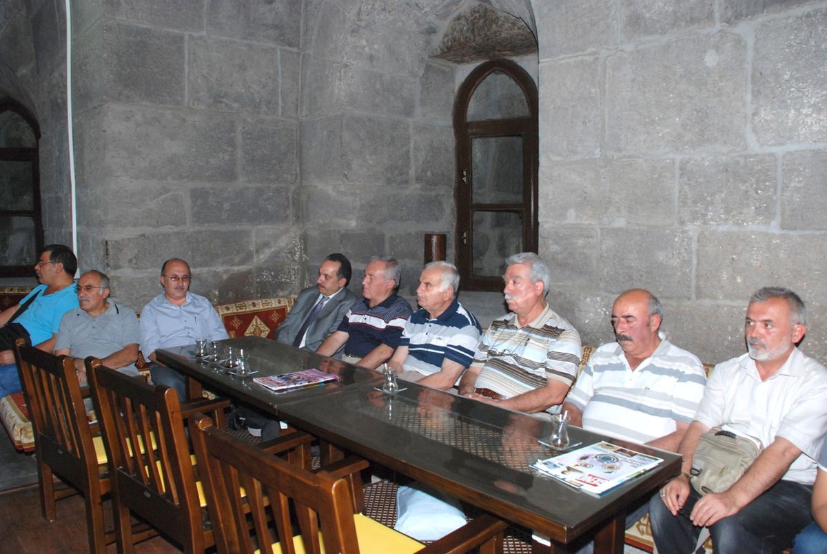 "Yoğunburç Şiir Akşamları" Yeniden Başladı