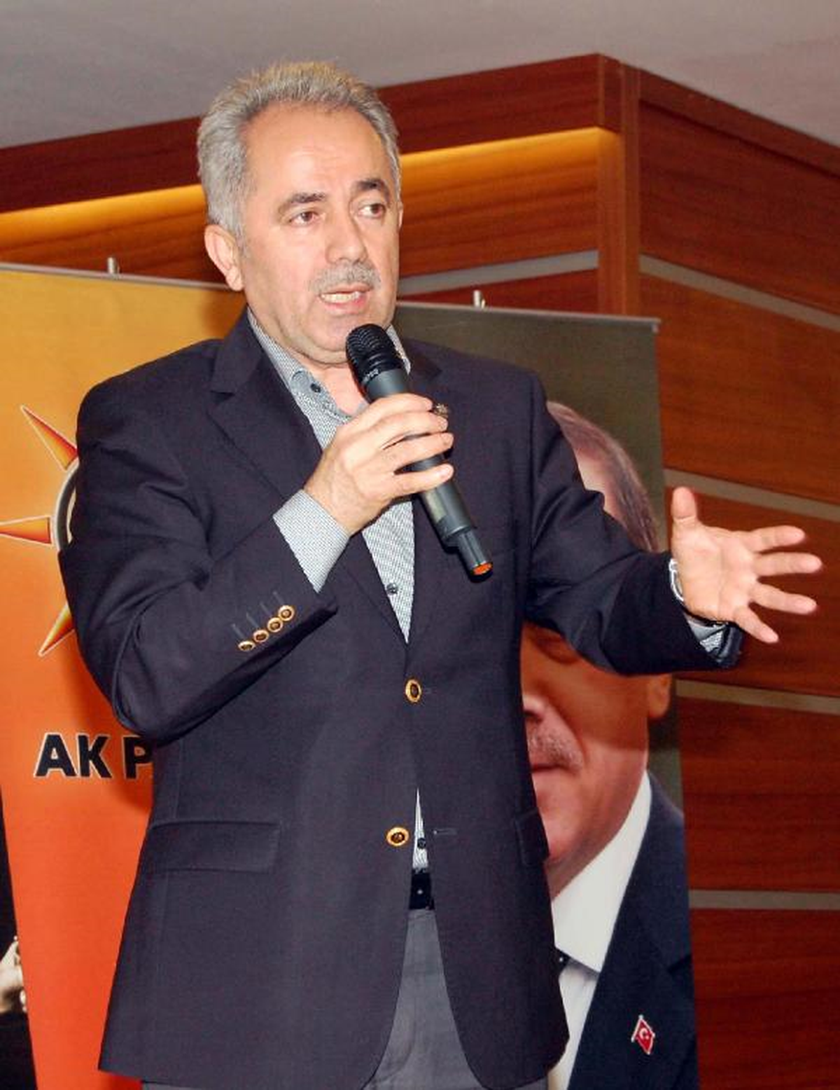 Ak Partli Coşkun\'dan, CHP\'li İnce\'ye: Bremen Mızıkacıları Gibisiniz