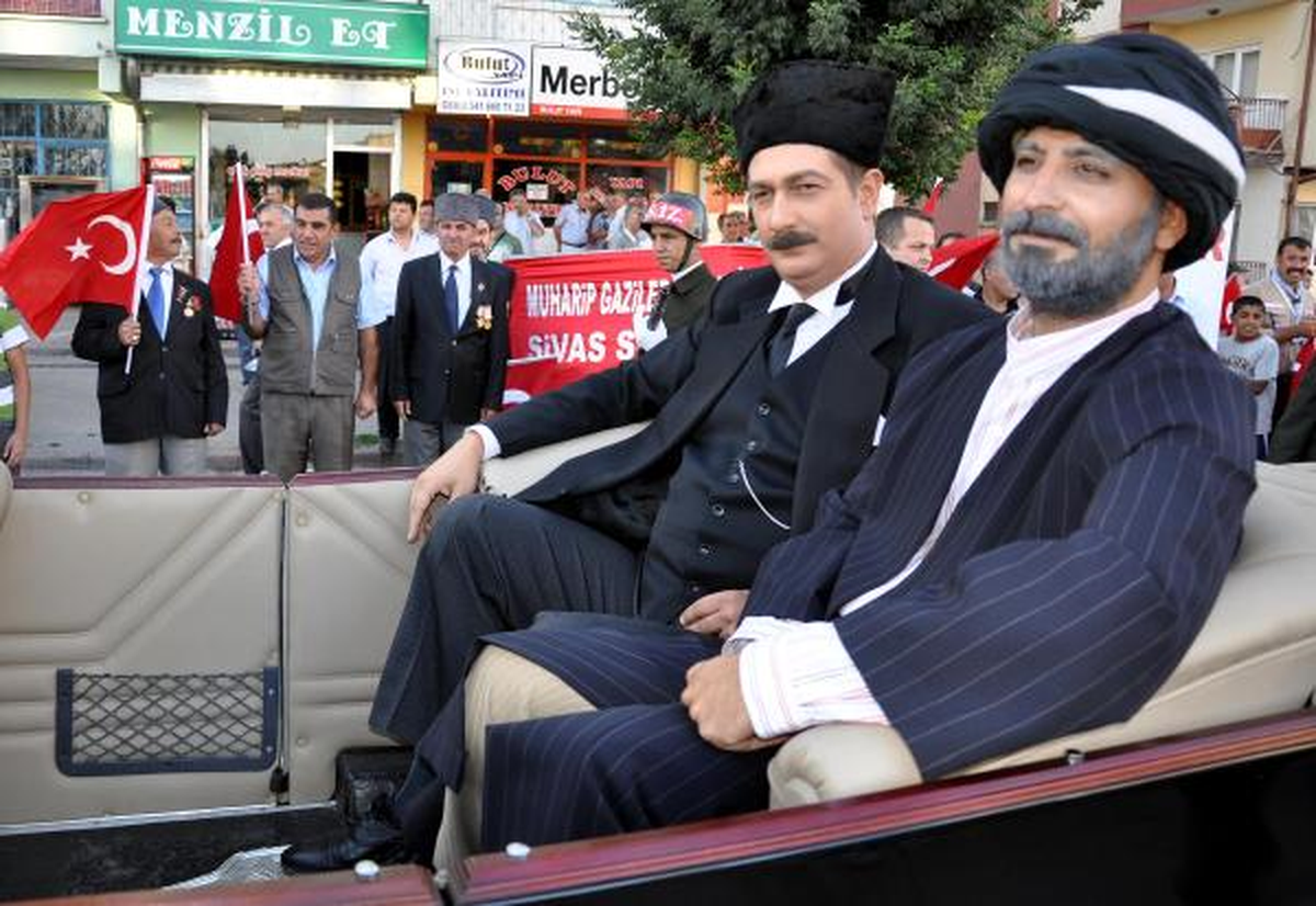 Atatürk\'ün Sivas\'a Gelişi Temsili Olarak Canlandırıldı