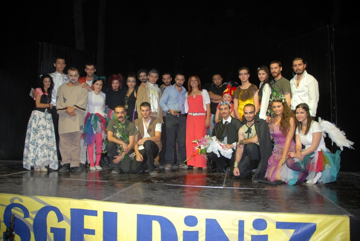 Buca\'da Tiyatro Etkinliklerinde Coşkulu Final