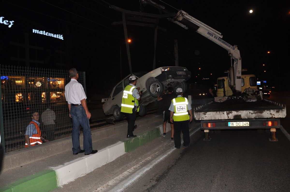 Bursaray Hattına Giren Araçtan Bunu Bile Kanamadan Çıktı